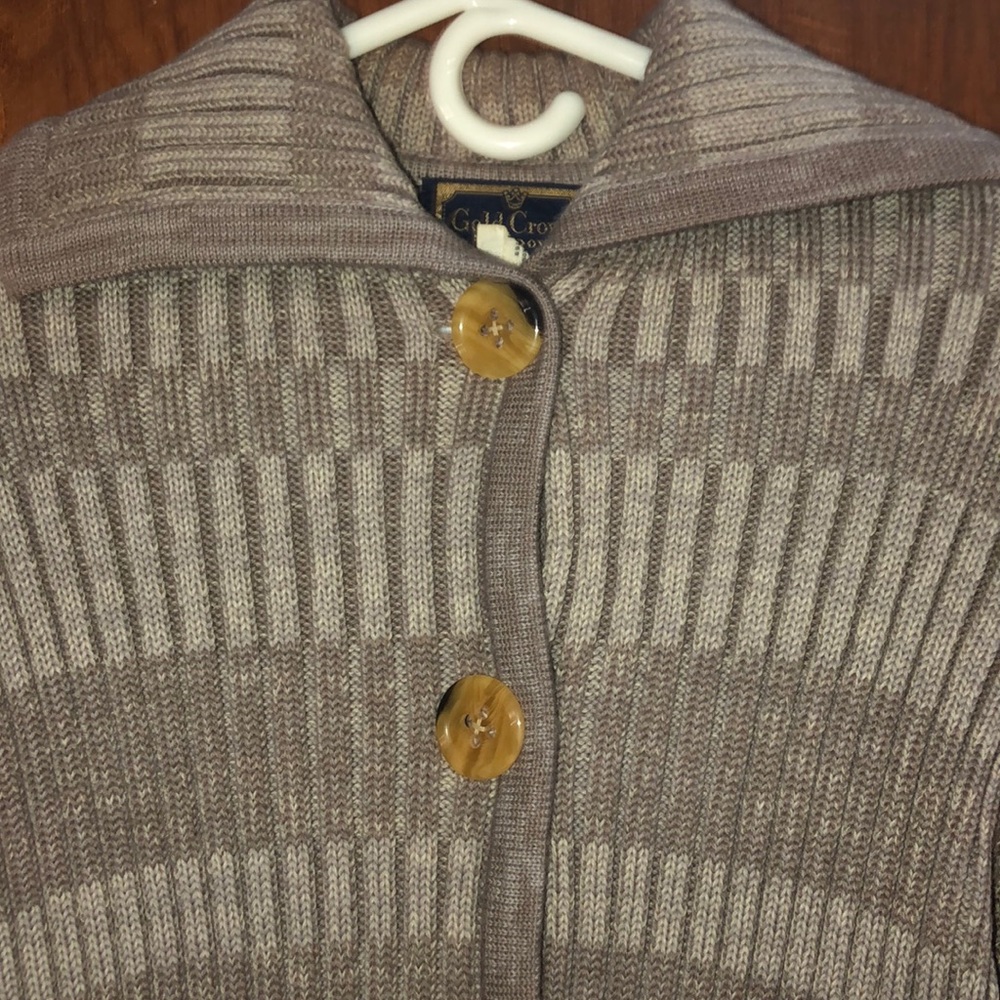 Gold Crown by Le Roy Women’s Button Down Sweater